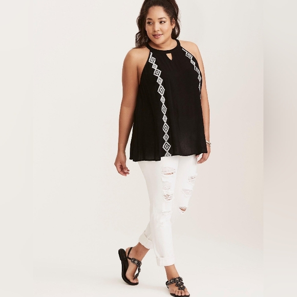 Embroidered Gauze Mock Neck Tank - Picture 6 of 6